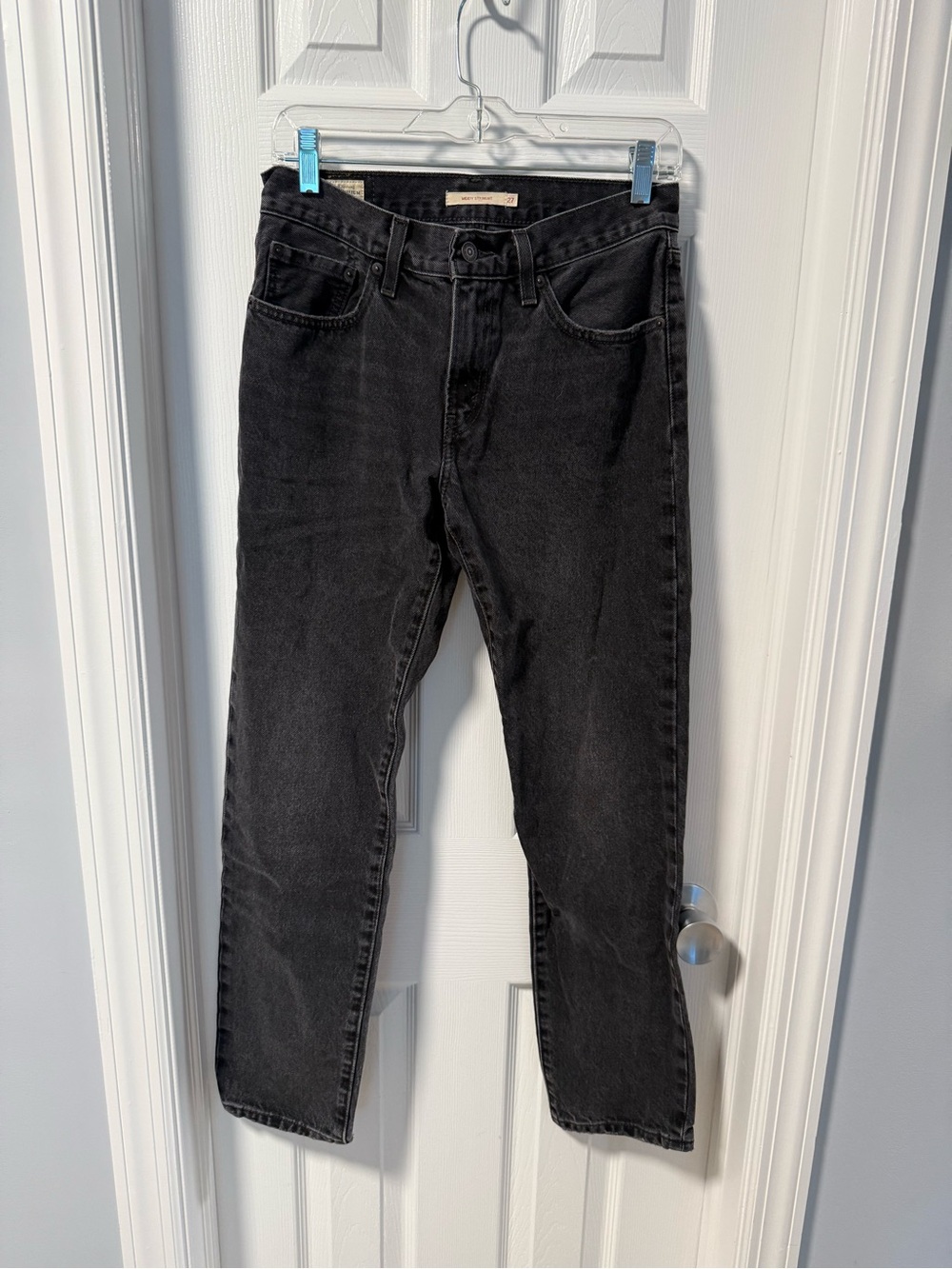 Levi’s Women’s Black Straight-Leg Jeans